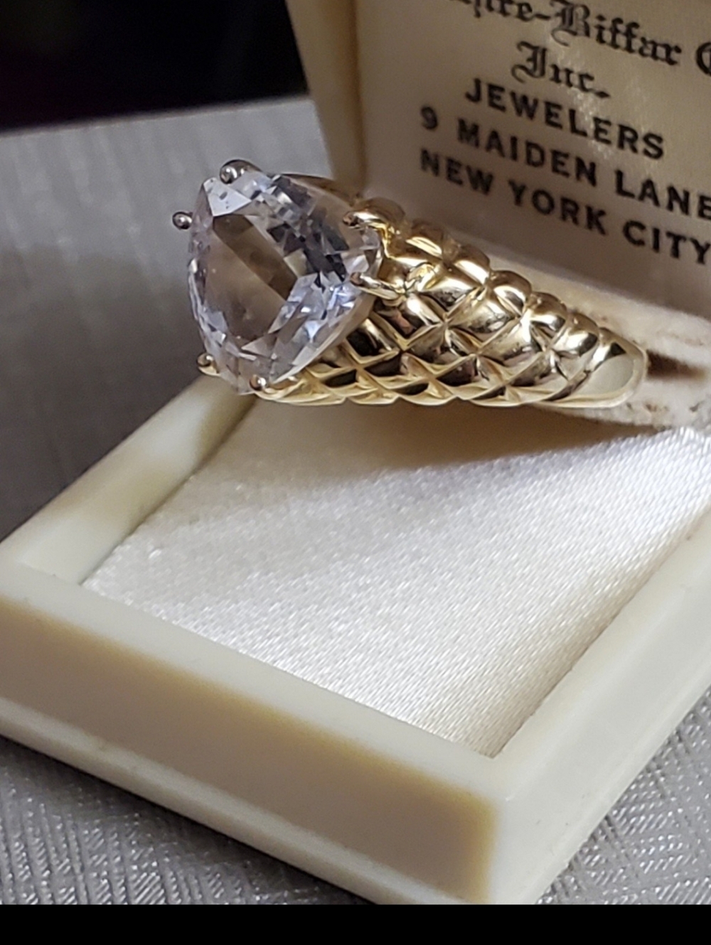 10k trillion quartz ring size 9. Can be resized by a jeweler. Stamped 10k genuin - Picture 3 of 11